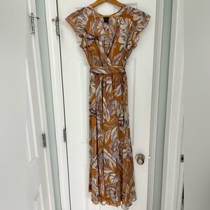 Chic Leaf Print Maxi Dress in Mustard